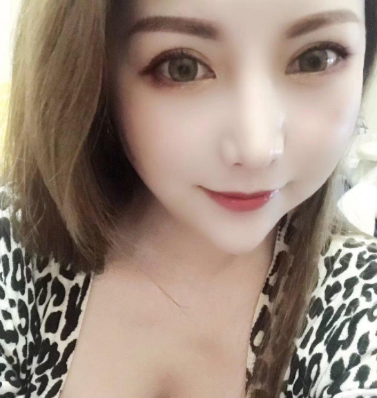 微笑服务小妞-春欲楼