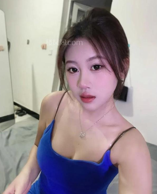 肤白服务棒的小姐姐-春欲楼