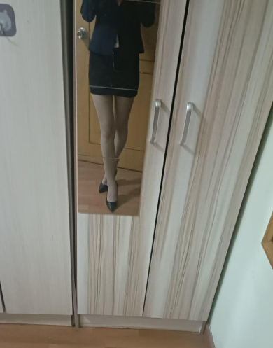 宋家庄一个不错的美腿丝足-春欲楼