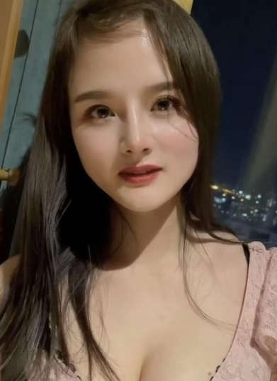 小范儿有点混血的感觉-春欲楼