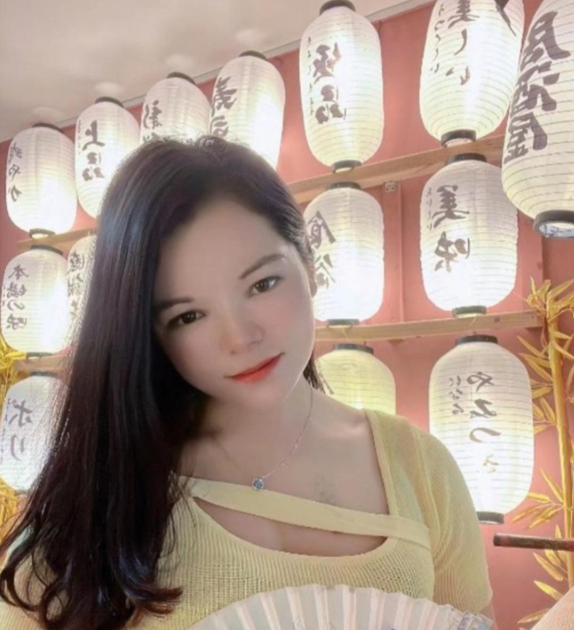 很骚的少妇小雨-春欲楼