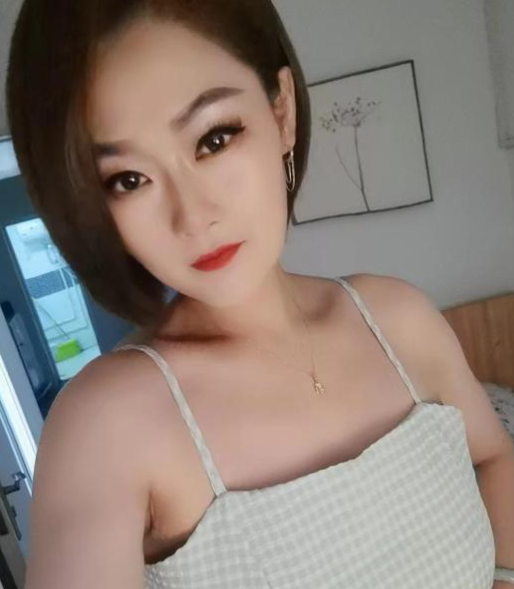 气质型的骚女-春欲楼