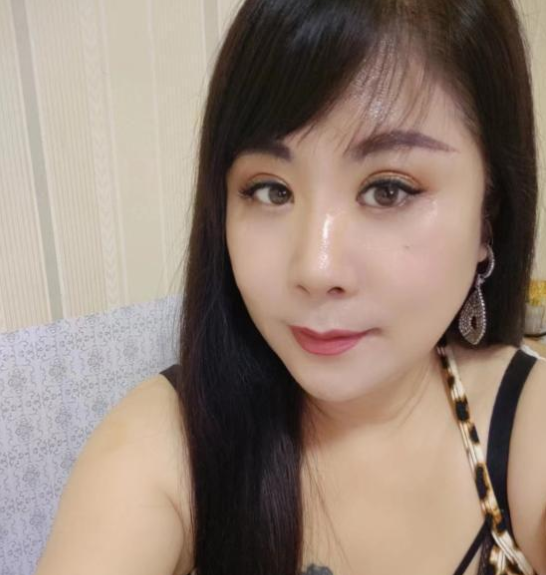 轻熟女丝袜大胸诱惑-春欲楼