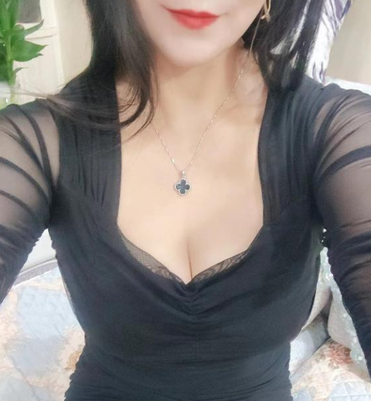 风骚的良家少妇-春欲楼