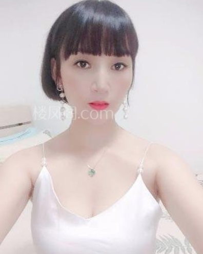 雪白皮肤少妇如意-春欲楼